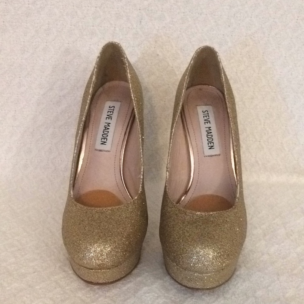 LAST CHANCE Steve Madden gold glitter stiletto heels 5.5 - Picture 2 of 7